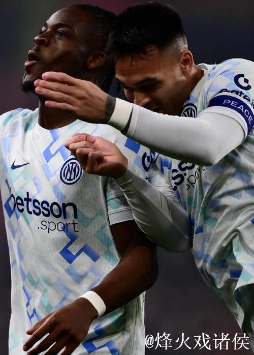 国米2-1热那亚登顶意甲榜首 劳塔罗传射