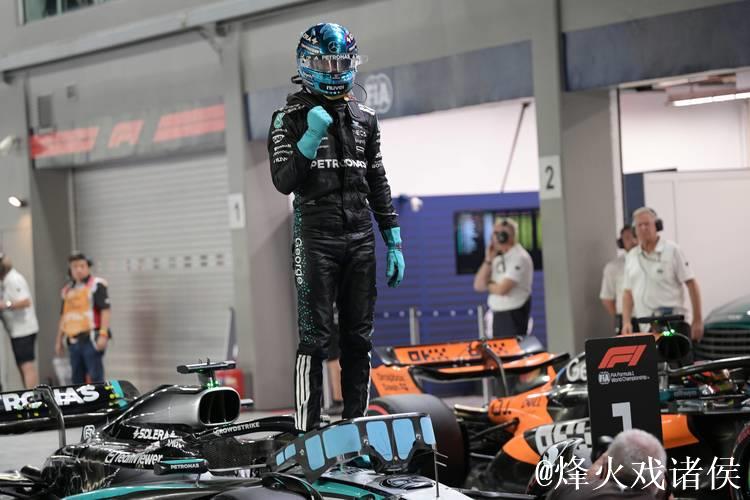 F1新加坡站排位赛：拉塞尔摘下杆位，维斯塔潘位列第二