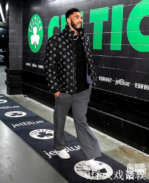 塔图姆关键一击助凯尔特人惊险击败猛龙 雄鹿因判罚失利遗憾落败